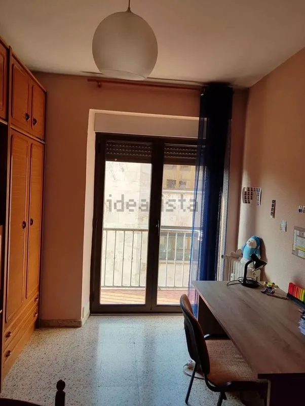 Kabinet - Student-Friendly Flat with Balcony in Salamanca