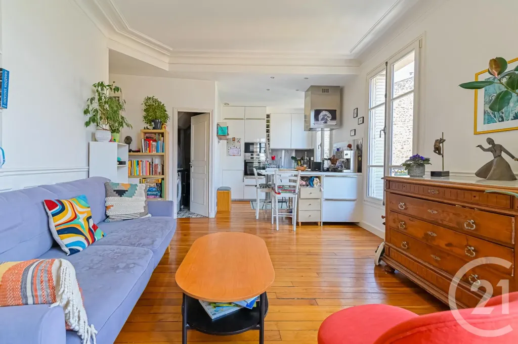 Soggiorno - Charming Parisian Flat with Balcony in 12th Arrondissement