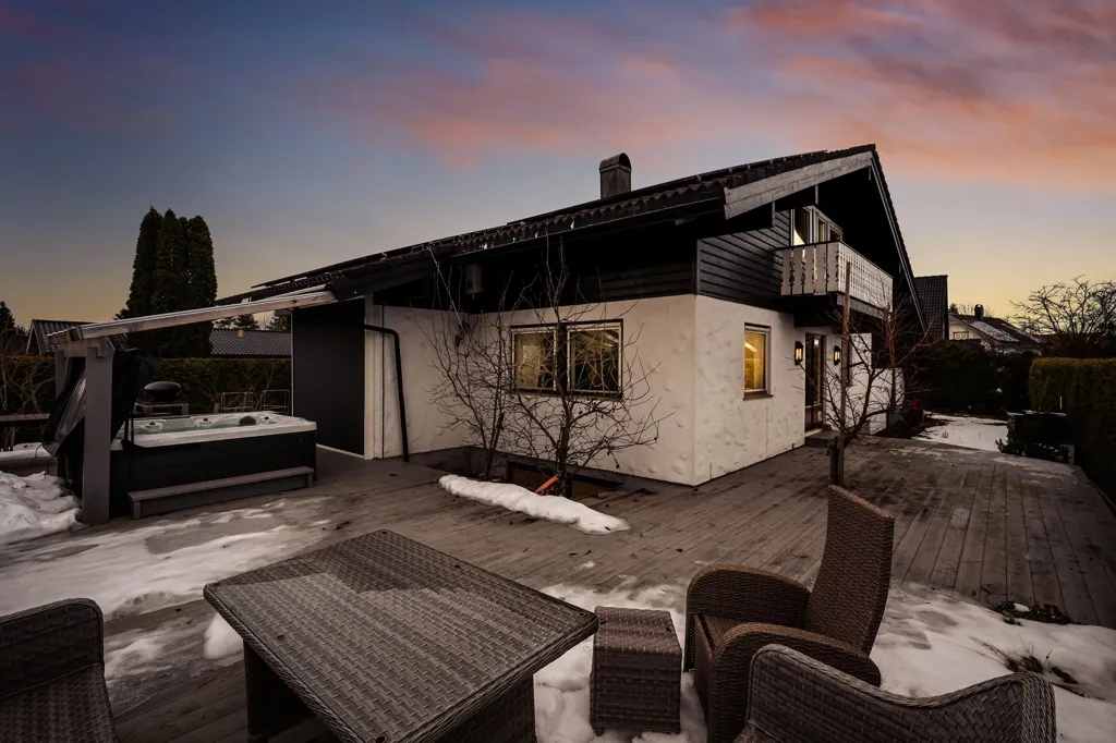 Terrasse - Tyrolean House with Solar Panels in Løken-Katralen