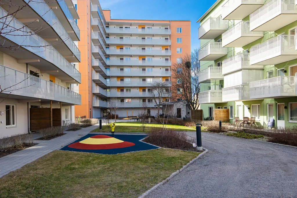 Aed - Modern Flat with City Access in Järfälla