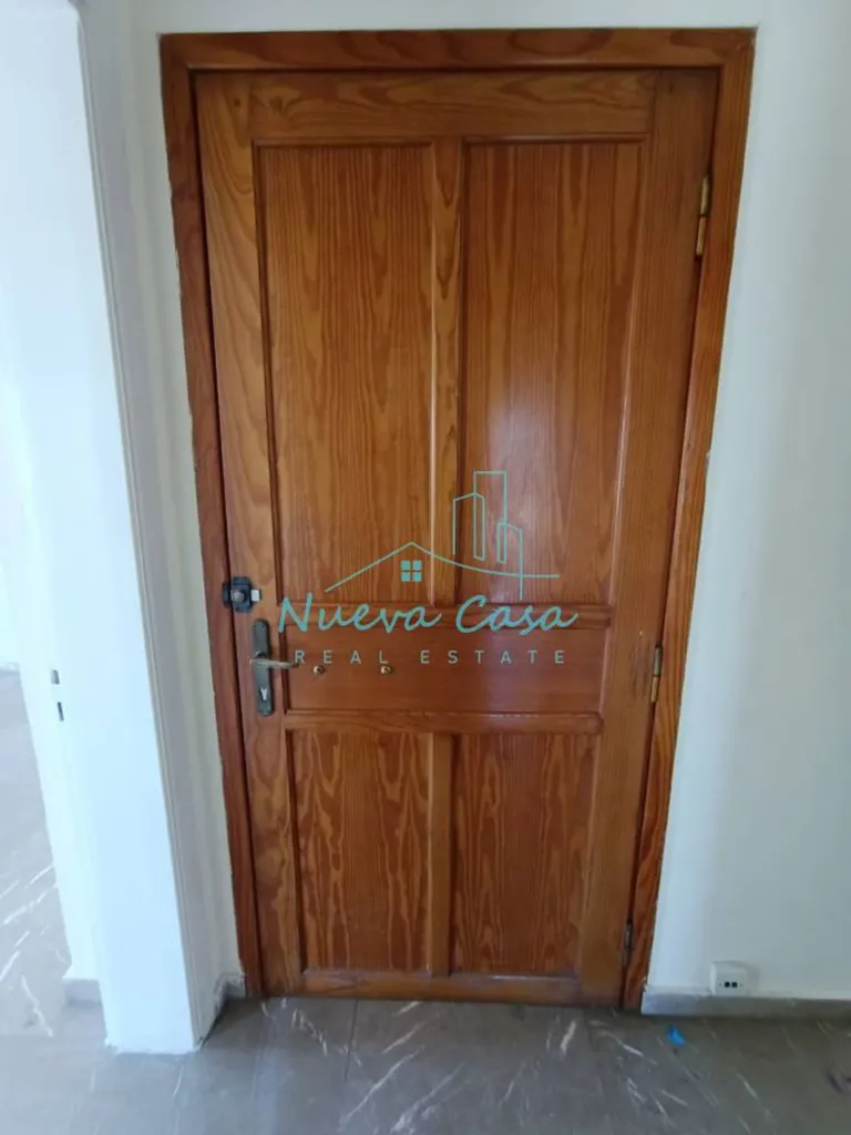 Esik - 2nd Floor Apartment with Balcony in Patras