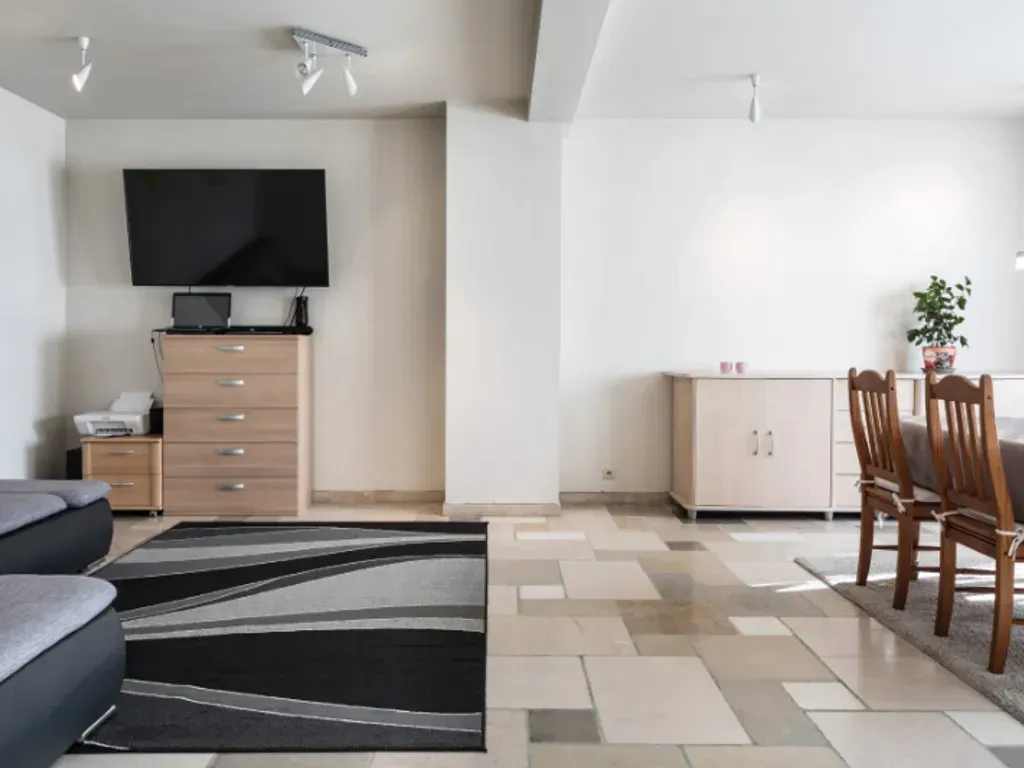 Séjour - Appartement Luminosité avec Garage à Roeselare