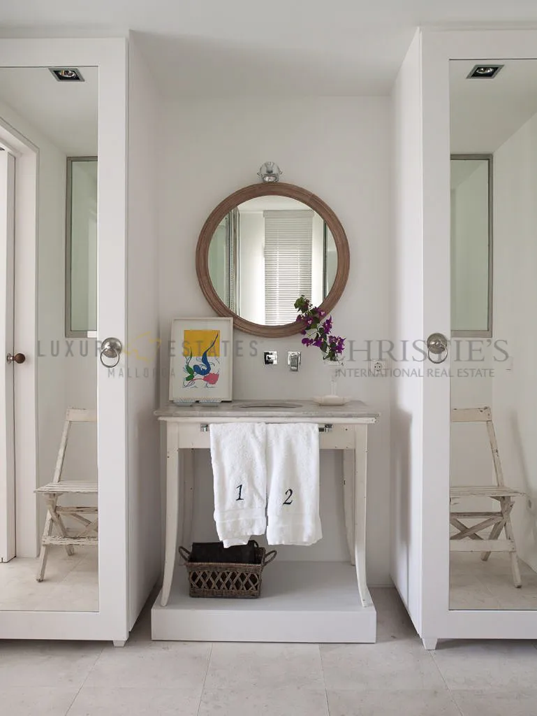 Toad - Classic Villa with Sea Views in Costa de los Pinos