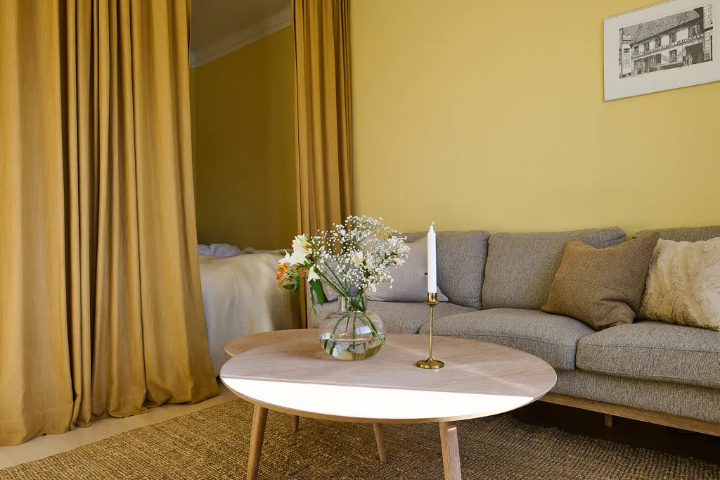 Soggiorno - Etage Flat with West-Facing Balcony in Stockholm