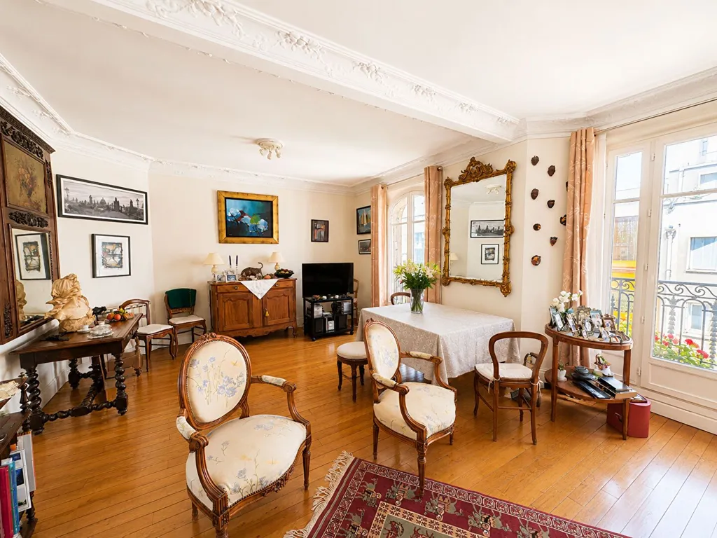 Séjour - Appartement Lumineux avec Balcons à Paris 15