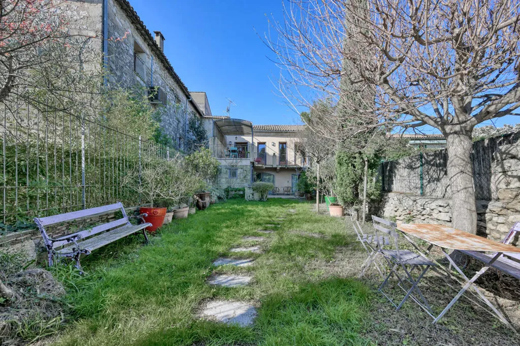 Aed - Stone House with Panoramic View in Sommières