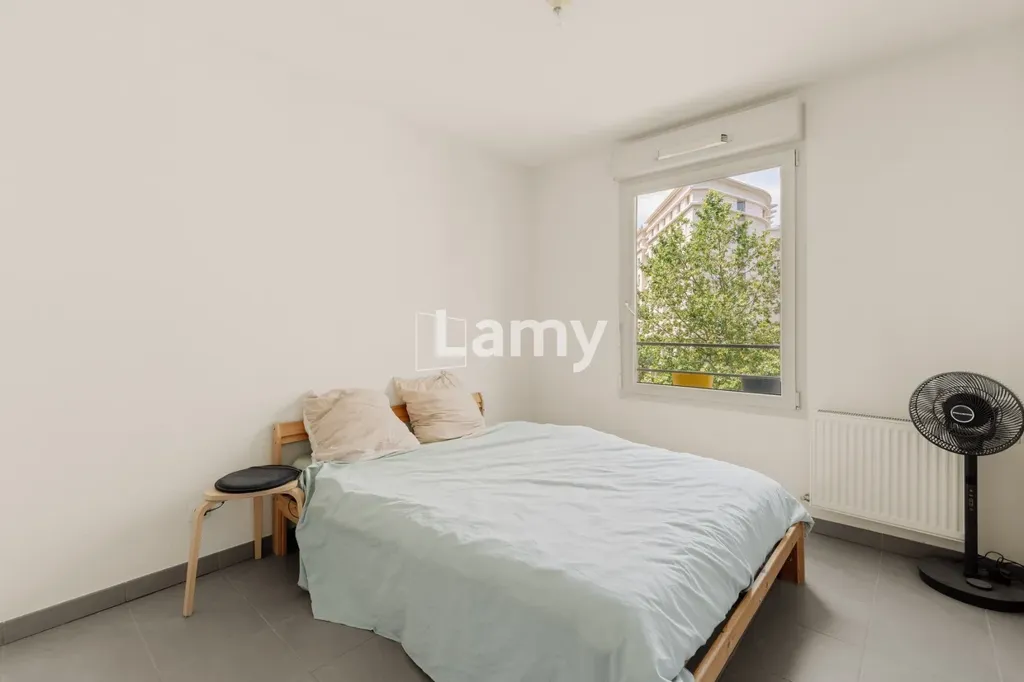 Magamistoad - Bright 3-Bed Flat with Balcony in Recent Building