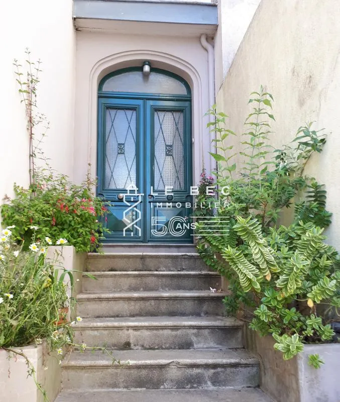 Pièces - Maison des Années 1900 avec Cour à Lorient
