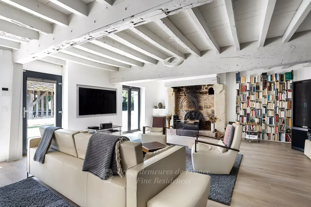 Elutuba - Renovated Character Home with Pool in Perche