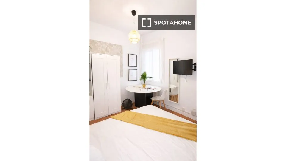 Magamistoad - Shared Apartment Room in Palacio, Madrid