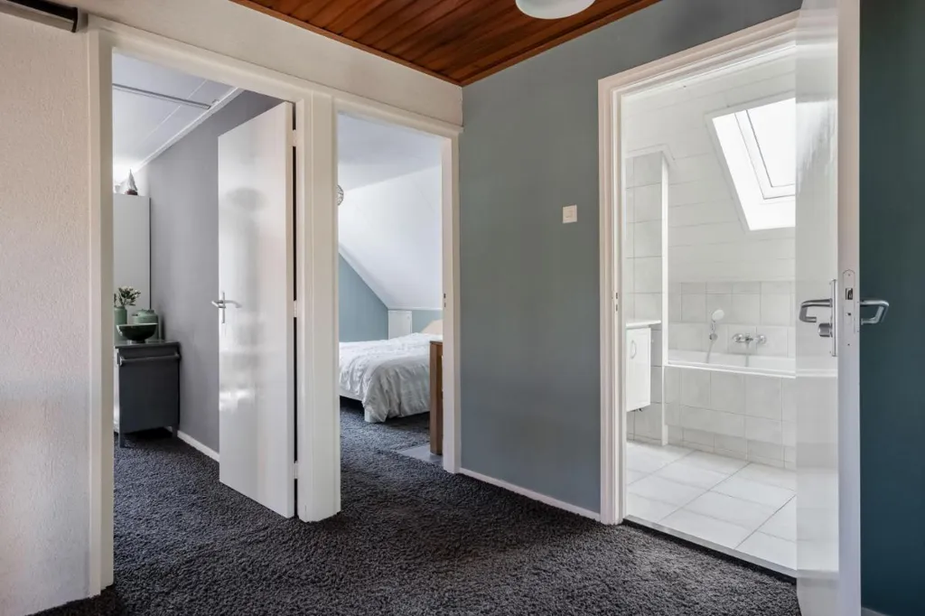 Chambres - Characterful Bungalow with Garden in Hasselt