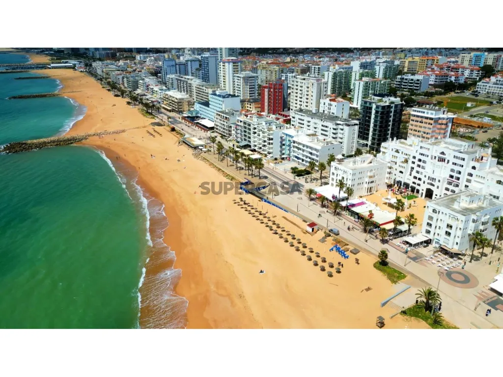 Aerial - 3-Bedroom Flat with Sea View in Loulé