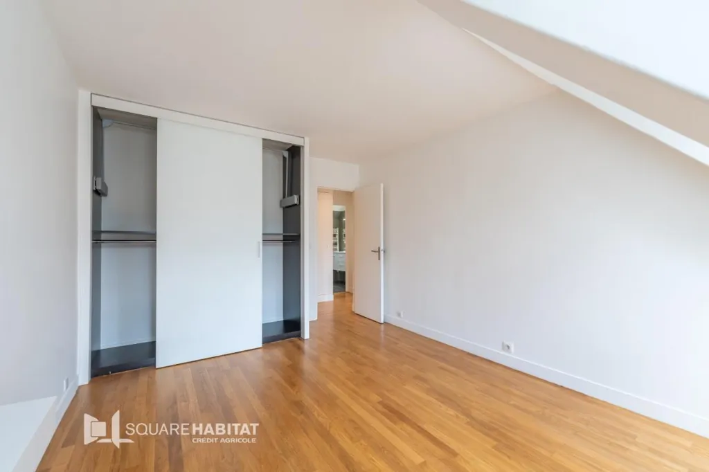 Stanze - Mansardé Flat in Haussmannian Building, Paris