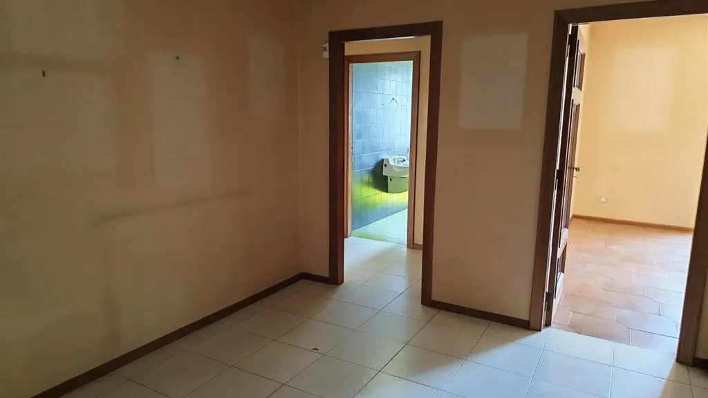 Esik - Spacious Apartment with Terrace in Mendicino