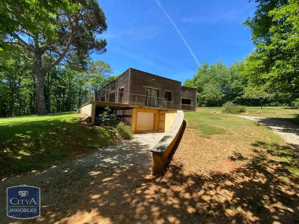 Extérieur - Maison architecturale avec terrasse à Meyrals