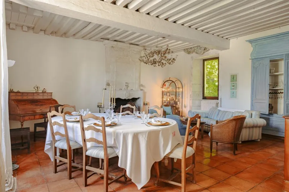 Salle à manger - Logis Historique avec Piscine près de Royan