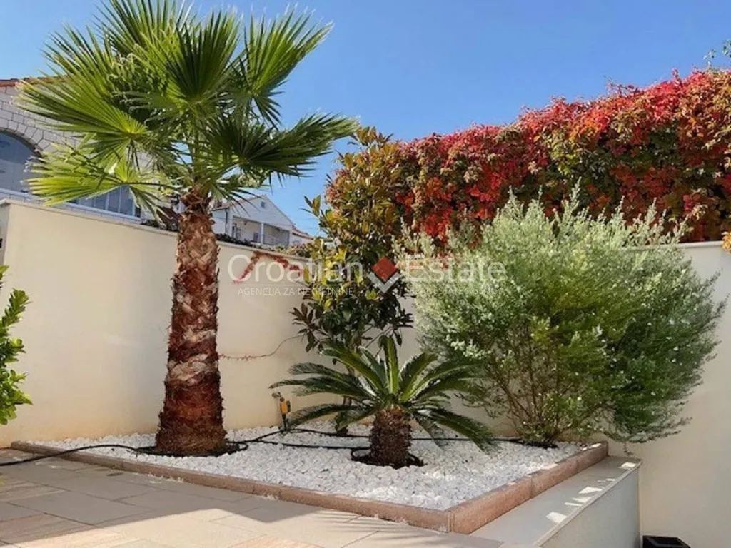 Aed - Sea View House with Pool in Postira, Brač