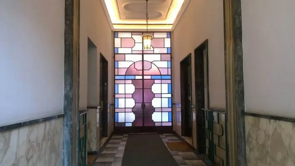 hallway_entrance