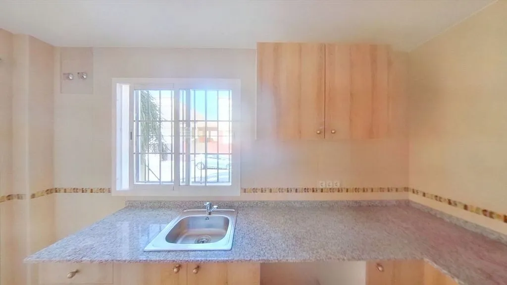 Köök - Terraced Semi-Detached House in Capellanía