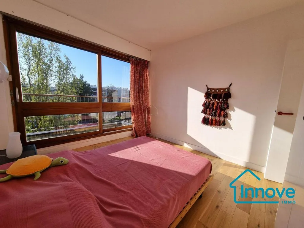 Bedrooms - Luxury Flat with West View in Le Chesnay