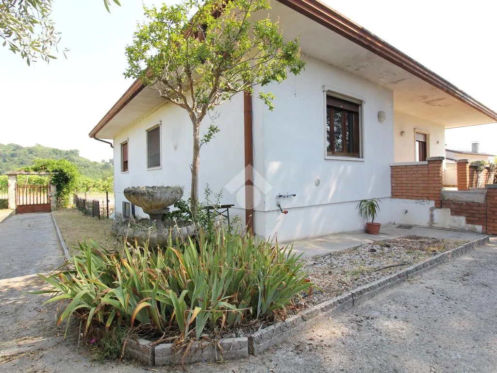 Välivaade - Independent House with Garden in Zermeghedo