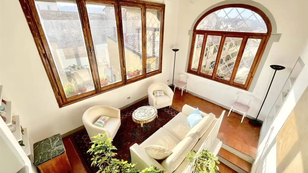 Elutuba - Prestigious Penthouse in Florence