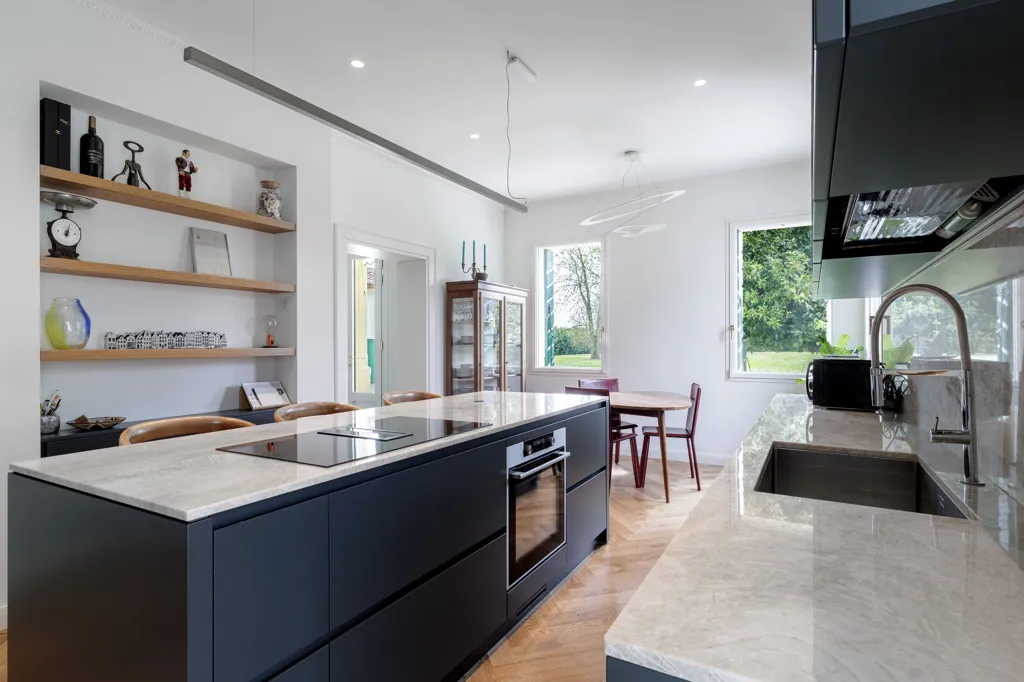 Cuisine - Liberty-Style Residence with Private Park in Zero Branco