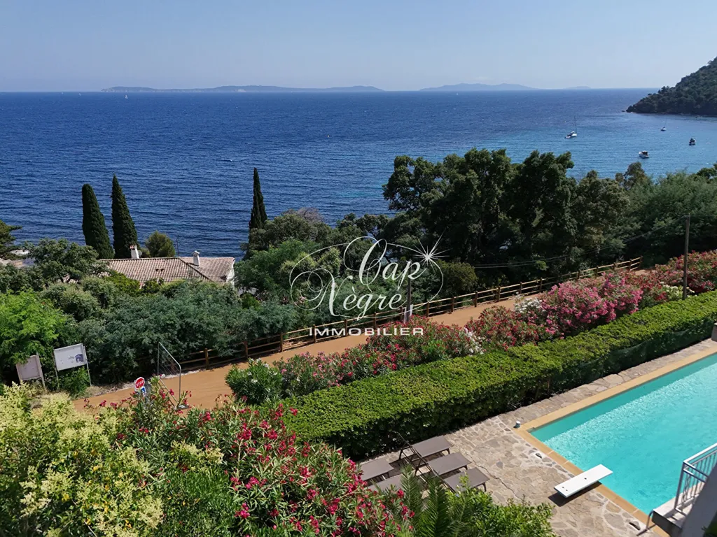 Piscine - Appartement avec Vue Mer et Accès Plage à Rayol Canadel