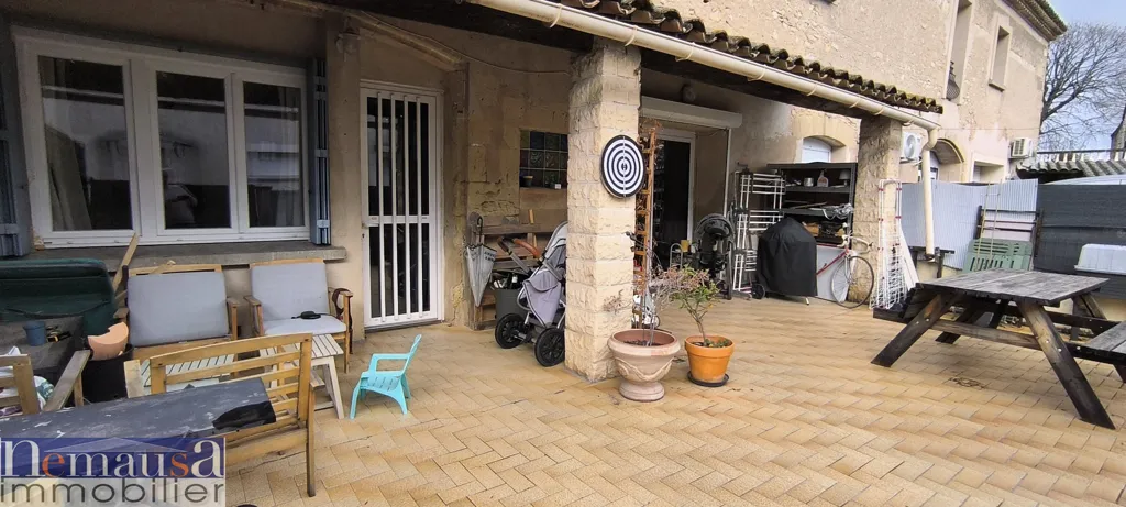 Terrasse - Maison de Village avec Cour à Uchaud