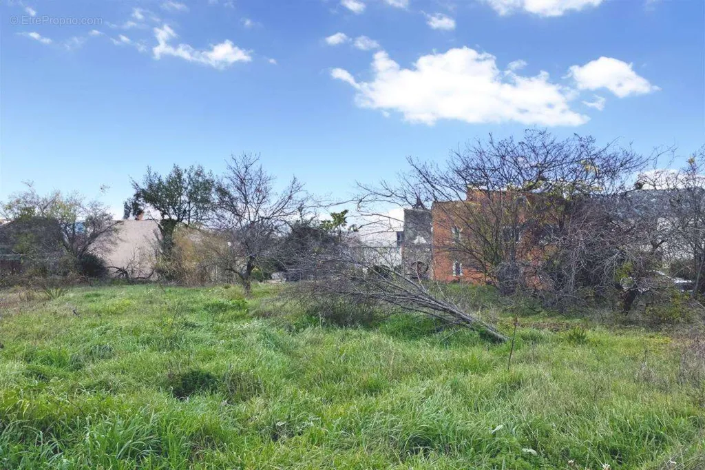 Aed - Buildable Plot with Views in Cannes