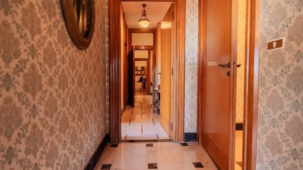 Entrée - Penthouse with Terraces in Torino's Crimea