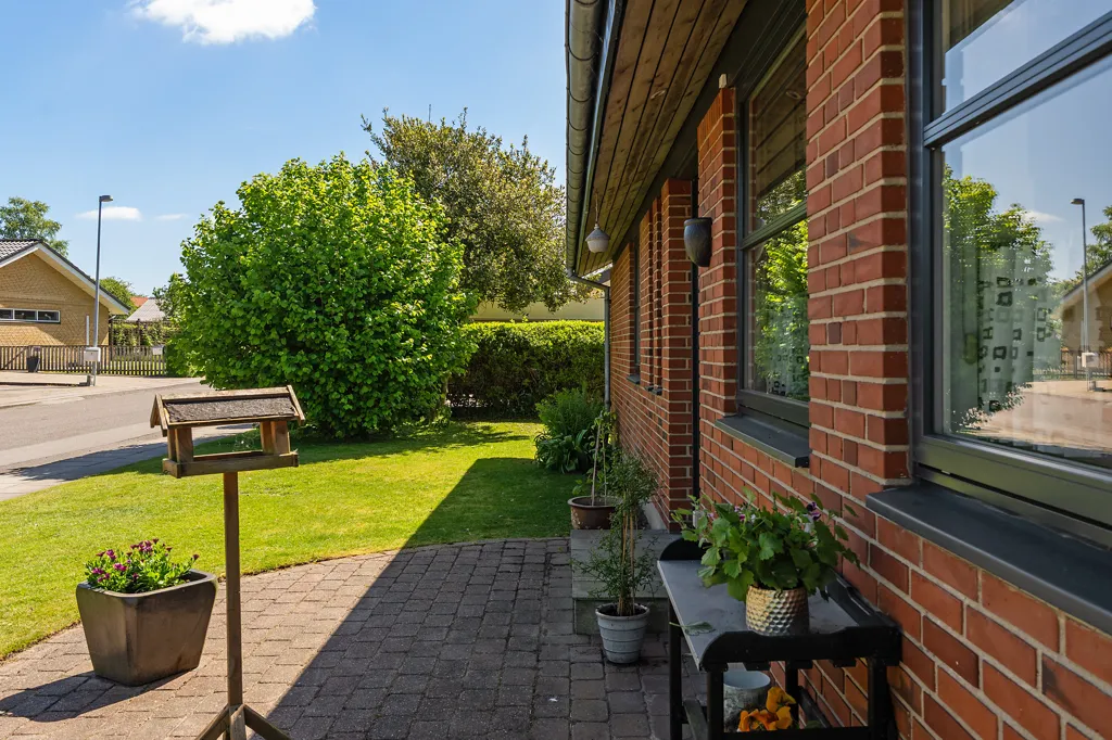 Garden - Fenced Villa with Garden in Vildbjerg