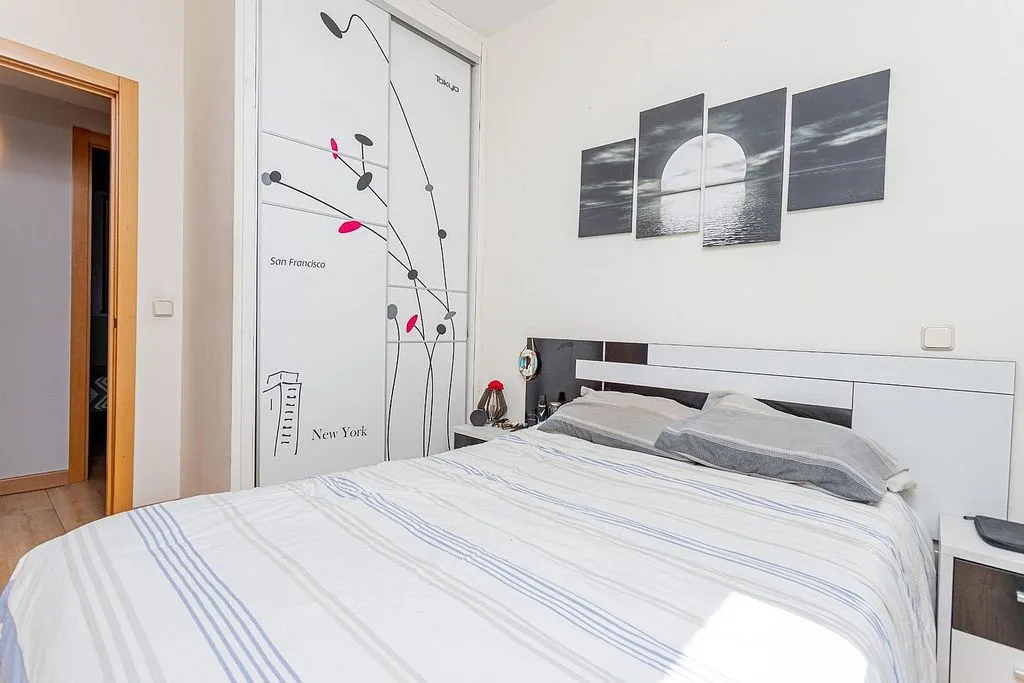 Chambres - Apartment with Balcony near Atocha, Madrid