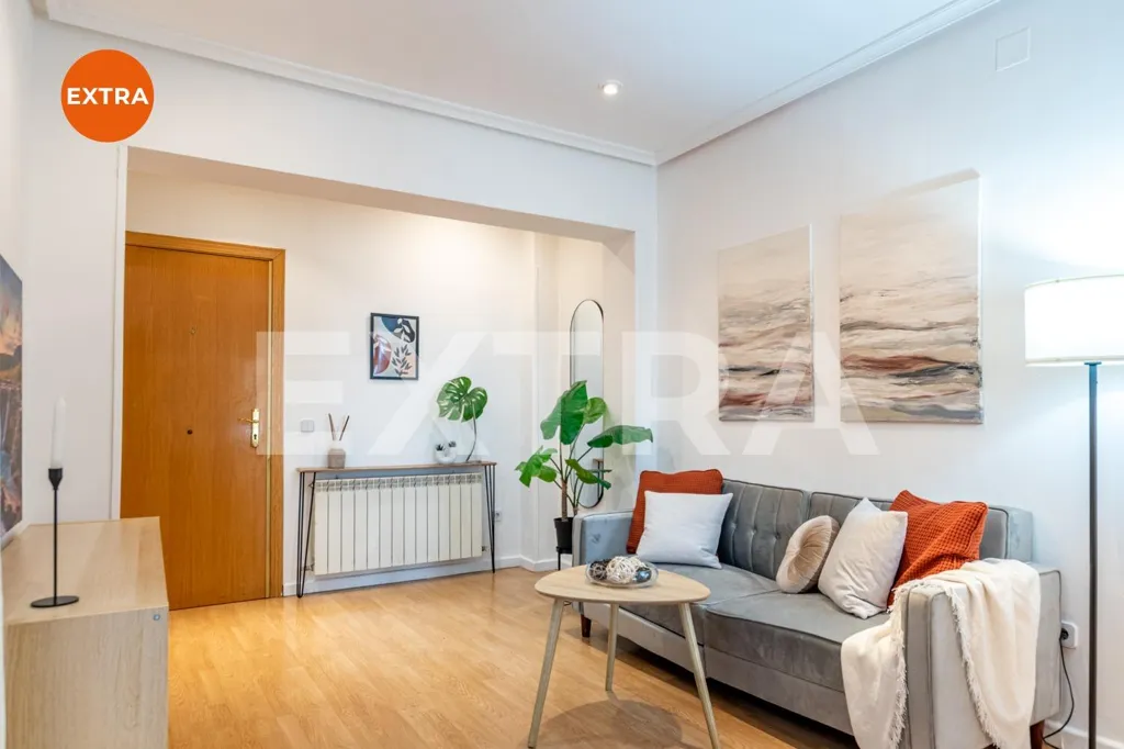 Séjour - Semi-detached Flat with Balconies in Castilla, Madrid