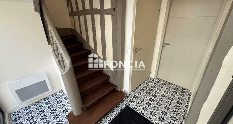 Toad - Triplex Apartment in City Centre, Troyes