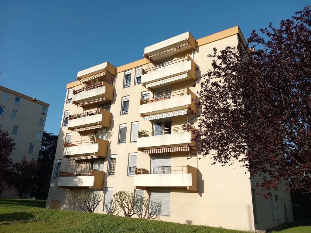 Exterior - T3/T4 Apartment with Balcony in Toulouse