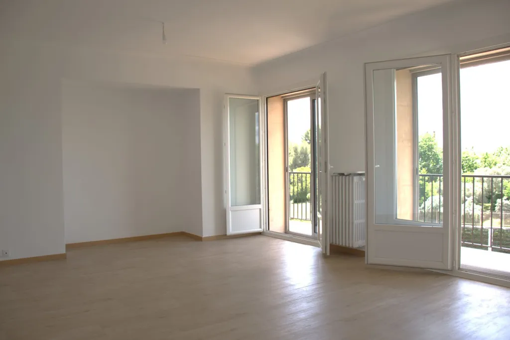 Toad - Bright T3 Flat with Balcony in Aix Centre