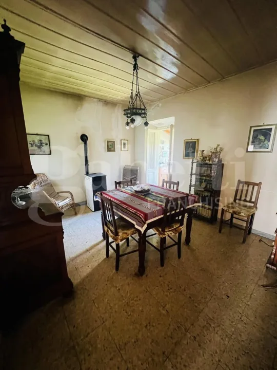 Söögituba - Apartment with Two Units in Oriolo Romano