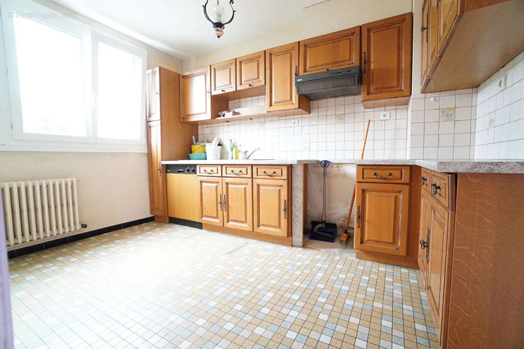 Cucina - House to Refresh with Garden in Le Mans