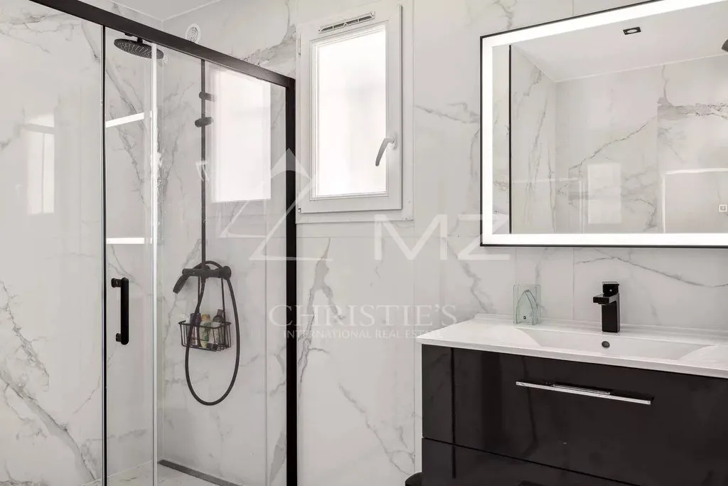 Vannitoad - Luxury Villa with Pool in Mougins