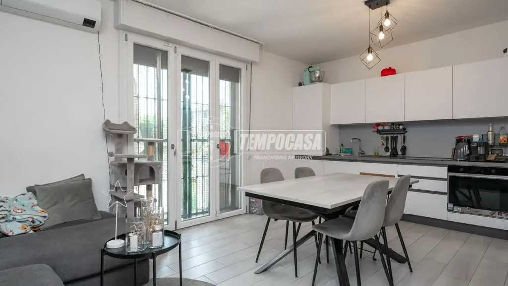 Salle à manger - Spacious Duplex with Private Garden in Reggio Emilia