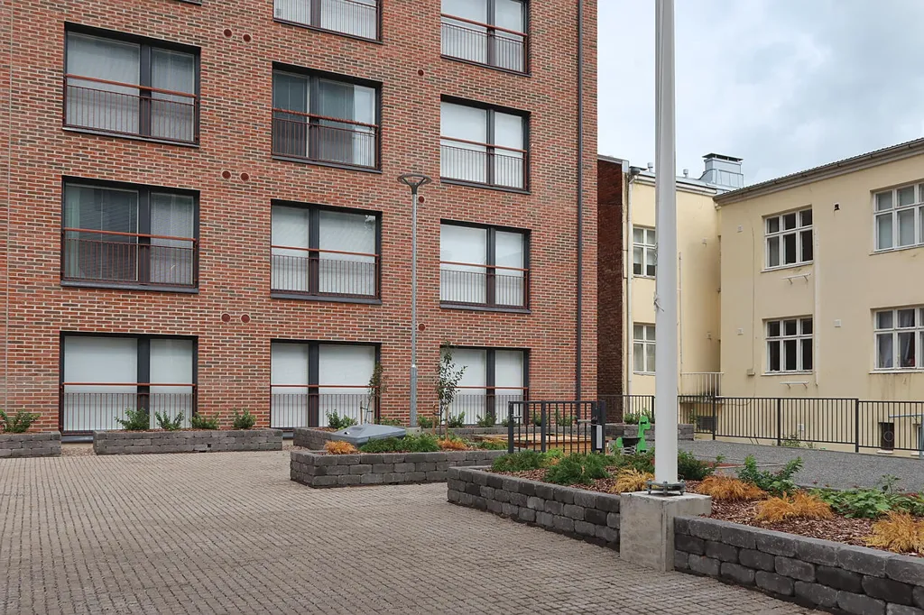 Garden - Bright Corner Flat with Balcony in Turku Centre