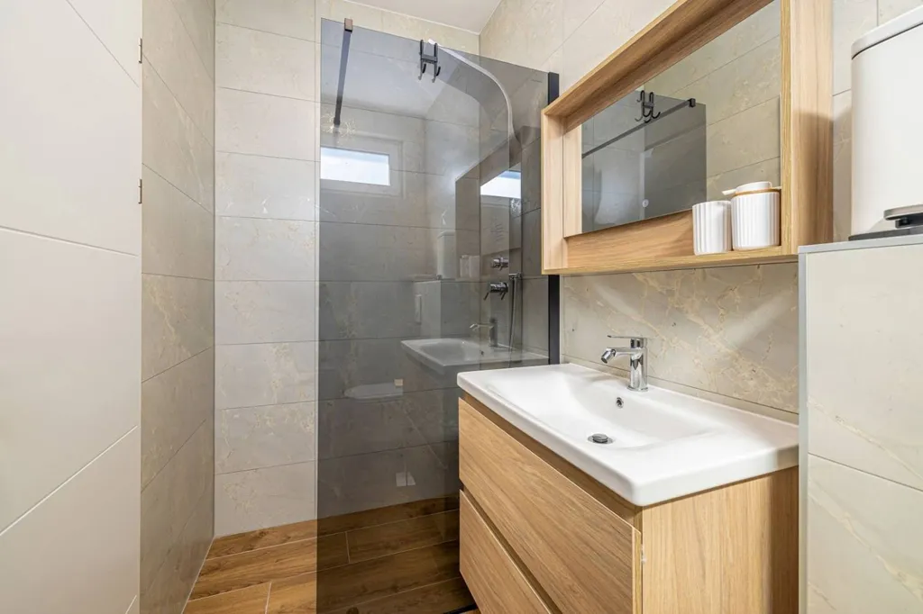 Bagni - Contemporary Villa with Pool in Malinska-Dubašnica