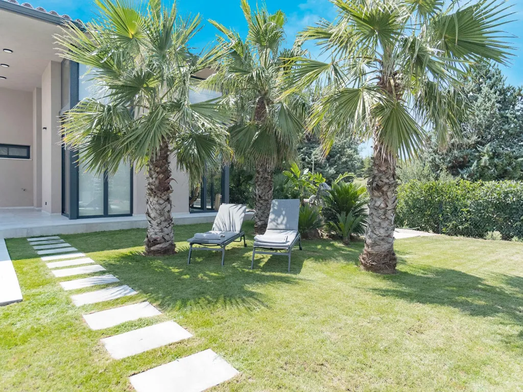 Aed - Dual Villa with Pool in Torremirona Golf