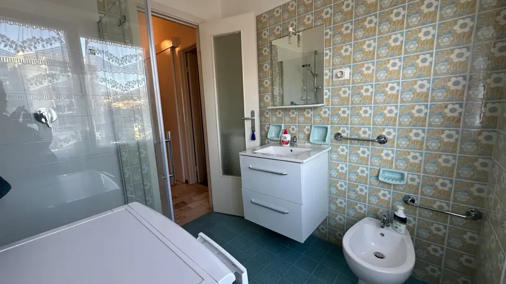 Salles de bain - Sea View Apartment with Balcony in Chiavari
