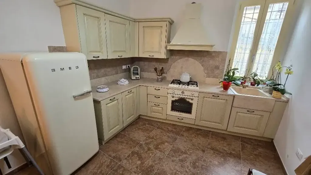 Cucina - Appartamento con terrazza nel centro storico di Pistoia