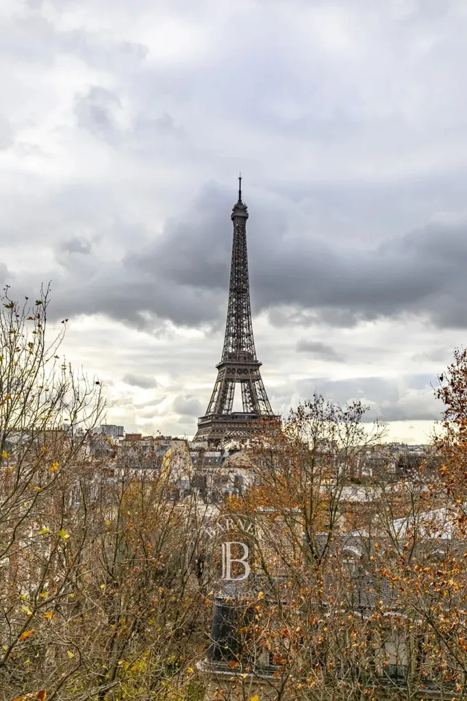 Upper Floor Apartment with Eiffel Tower View in Paris 7