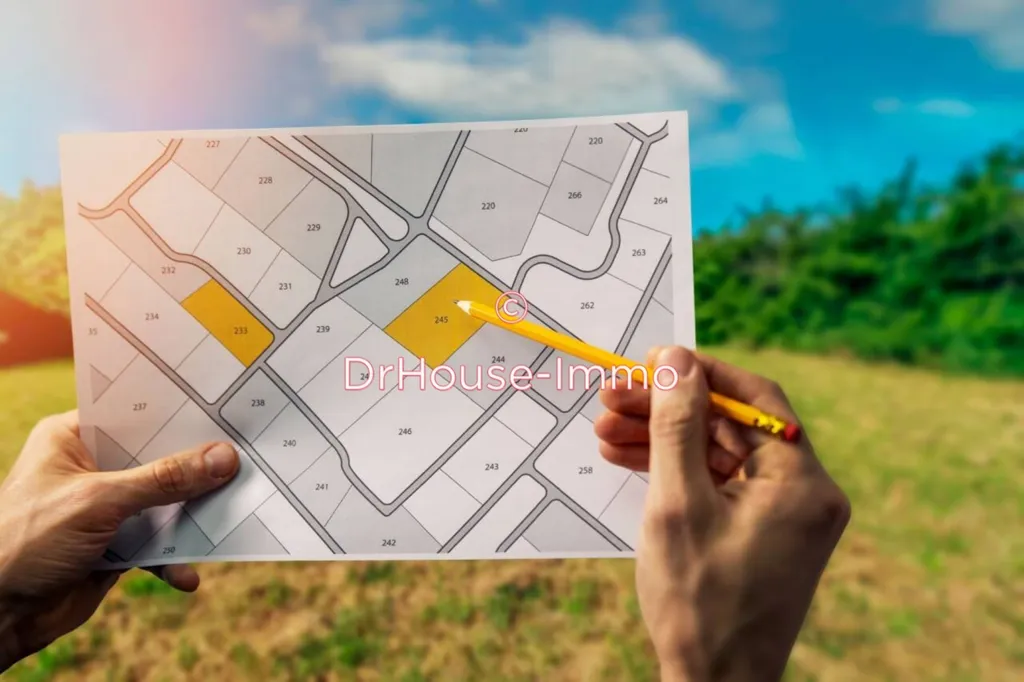 Buildable Land with 800 m² Plot in Bréau