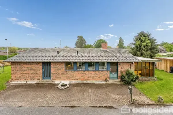 Exterior - Villa with Open Plan Living in Erritsø