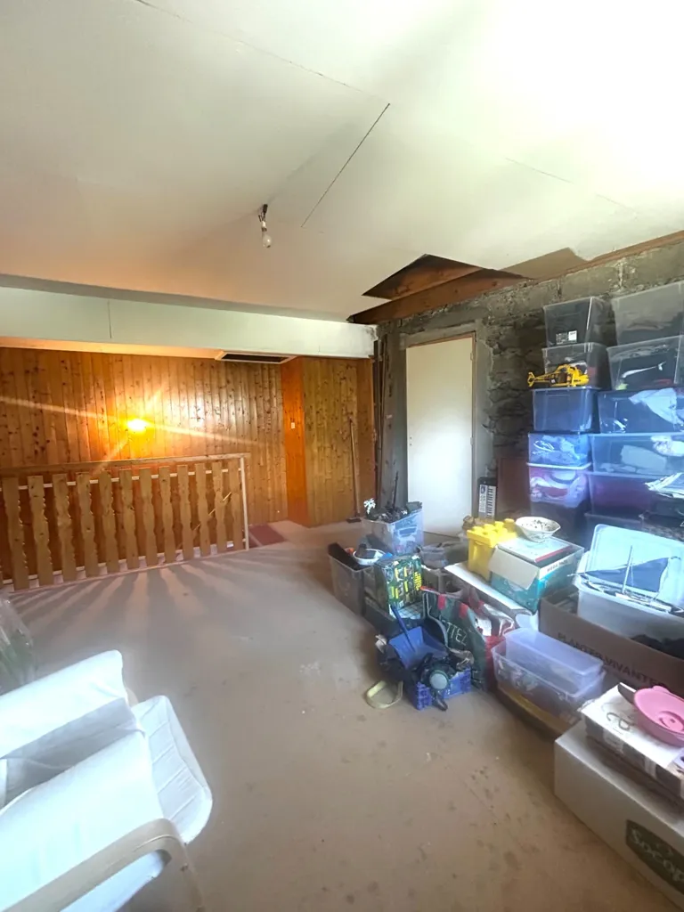 Rooms - 5-Piece House with Garden in Village Setting